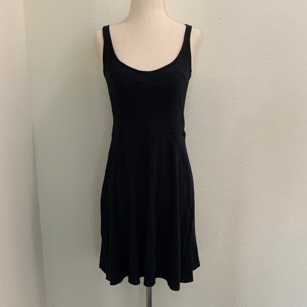 Elegant Black Sleeveless Dress